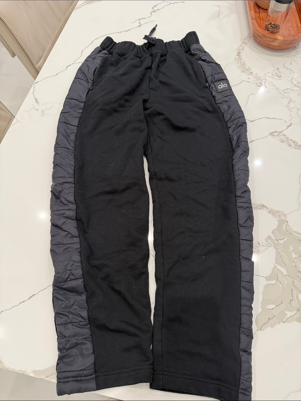 ALO Yoga Black Quilted Side Panels